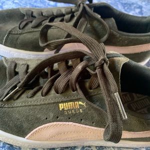 Puma Suede Green & Pink Sneakers Sz. 8 90% off!